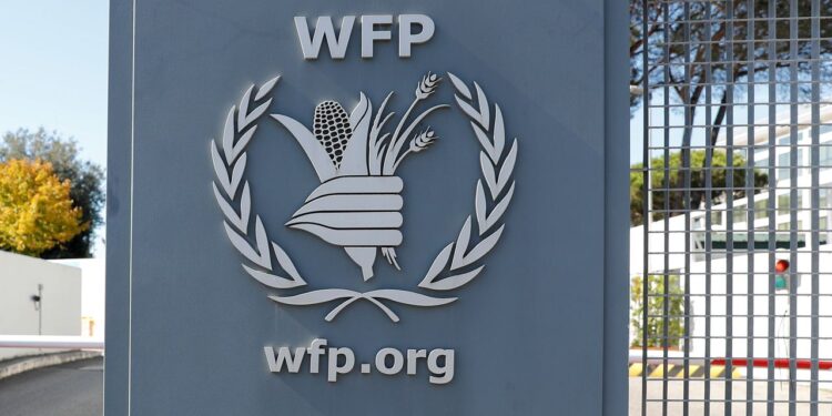 الجيش السوداني يسرق مساعدات إنسانية من برنامج الأغذية العالمي